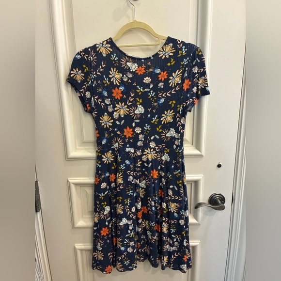 Navy Floral V-Neck Short Sleeve Dress - Picture 2 of 3